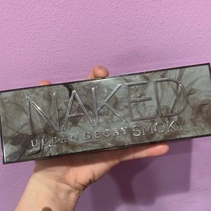 URBAN DECAY Smokey palette
